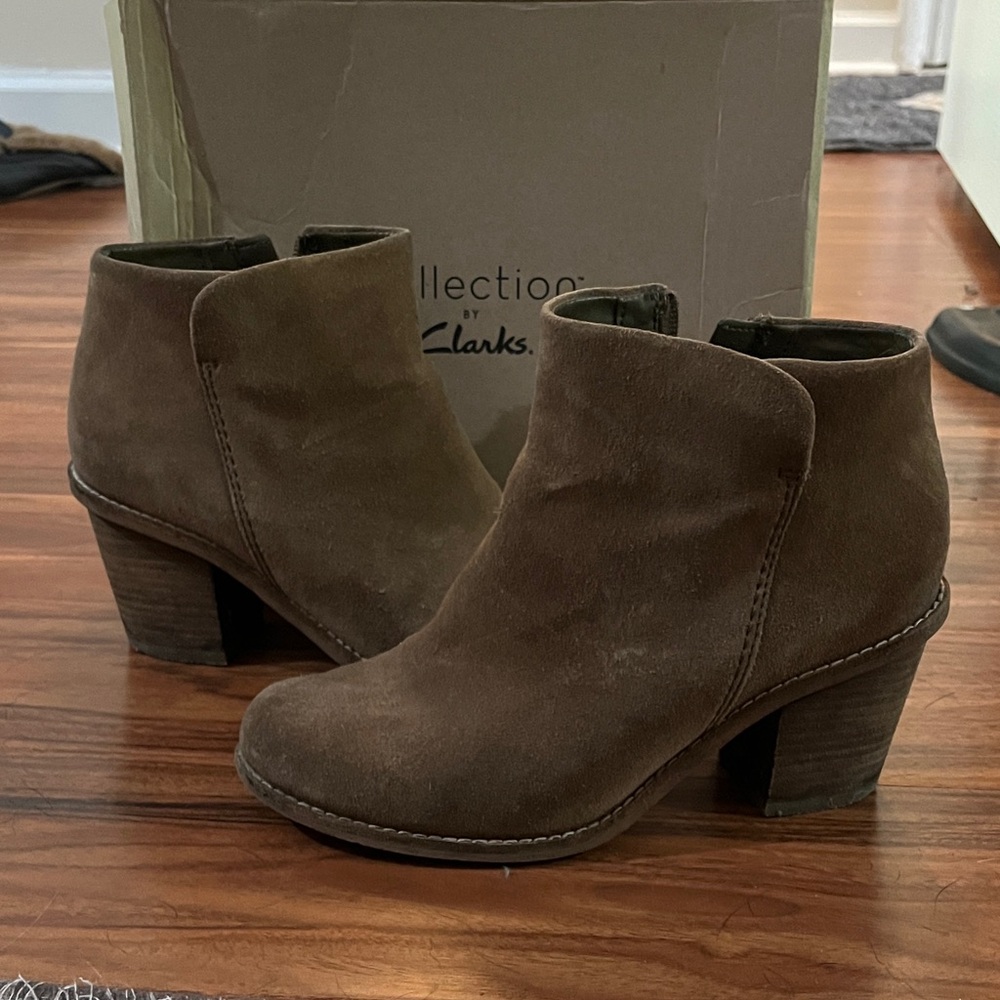 Clarks Women's Suede Brown Ankle Booties